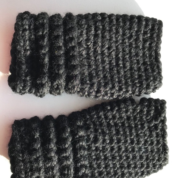 Black Fingerless Gloves - Picture 5 of 5